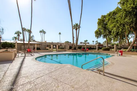 Exterior - 1320 E Bethany Home Rd #54, Phoenix, AZ 85014 photo 6 of 10