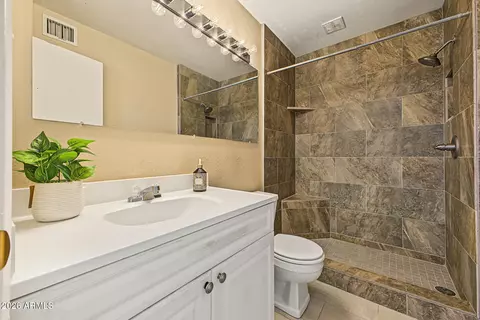 Bath - 1320 E Bethany Home Rd #54, Phoenix, AZ 85014 photo 2 of 3