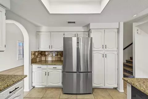 Kitchen - 16631 S 36th St, Phoenix, AZ 85048 photo 3 of 3