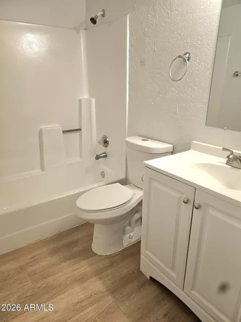 Bath - 510 E Hatcher Rd #OFC, Phoenix, AZ 85020 photo 4 of 4