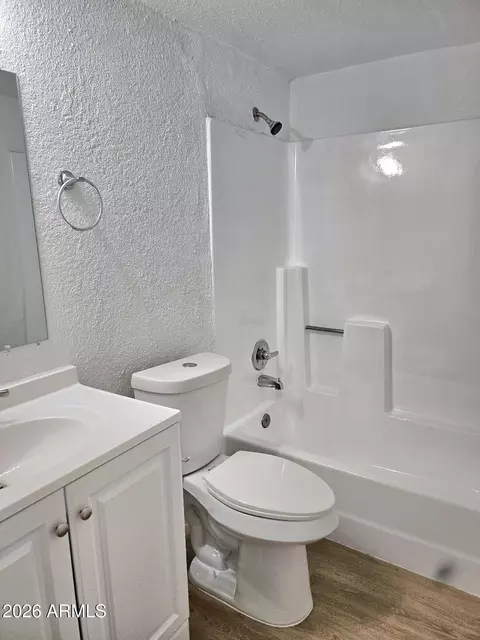 Bath - 510 E Hatcher Rd #OFC, Phoenix, AZ 85020 photo 1 of 4