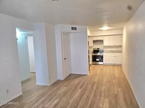 Living - 510 E Hatcher Rd #OFC, Phoenix, AZ 85020 photo 1 of 2