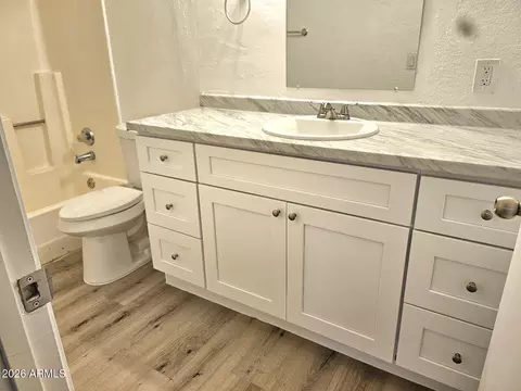 Bath - 510 E Hatcher Rd #OFC, Phoenix, AZ 85020 photo 2 of 4