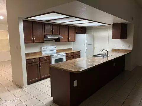 Kitchen - 2149 S Extension Rd, Mesa, AZ 85210 photo 2 of 2