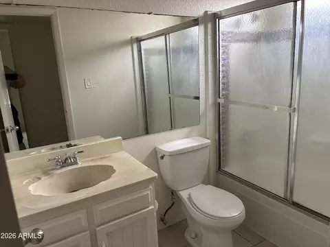 Bath - 2149 S Extension Rd, Mesa, AZ 85210 photo 1 of 3