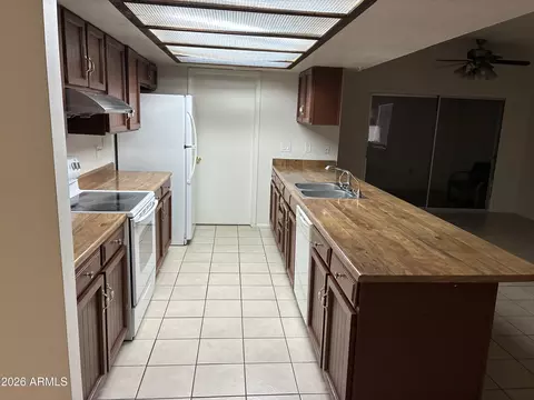 Kitchen - 2149 S Extension Rd, Mesa, AZ 85210 photo 1 of 2