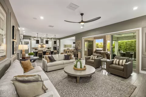 2933 E Daley Ln, Phoenix, AZ 85050 photo 4