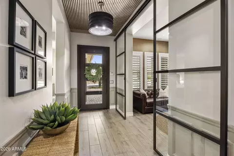 2933 E Daley Ln, Phoenix, AZ 85050 photo 9