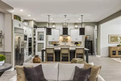 2933 E Daley Ln, Phoenix, AZ 85050 photo 14