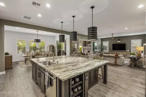 2933 E Daley Ln, Phoenix, AZ 85050 photo 3