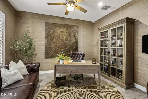 2933 E Daley Ln, Phoenix, AZ 85050 photo 11