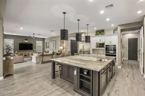 2933 E Daley Ln, Phoenix, AZ 85050 photo 19