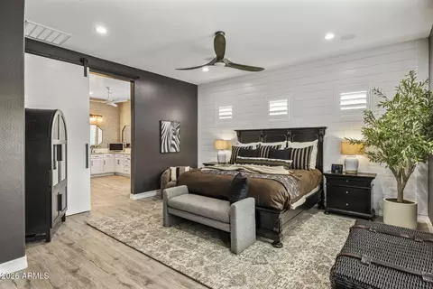 2933 E Daley Ln, Phoenix, AZ 85050 photo 22