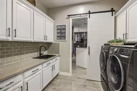 2933 E Daley Ln, Phoenix, AZ 85050 photo 28