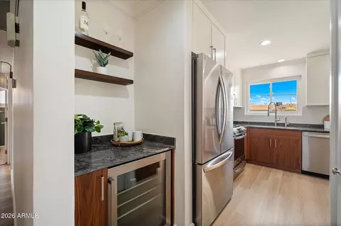 Kitchen - 1637 E Sierra Vista Dr, Phoenix, AZ 85016 photo 4 of 4