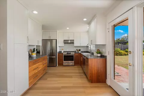 Kitchen - 1637 E Sierra Vista Dr, Phoenix, AZ 85016 photo 1 of 4