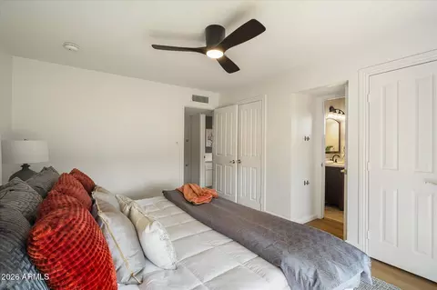 Bedroom - 1637 E Sierra Vista Dr, Phoenix, AZ 85016 photo 2 of 3