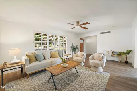 Living - 1637 E Sierra Vista Dr, Phoenix, AZ 85016 photo 1 of 4
