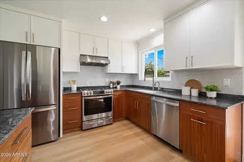 Kitchen - 1637 E Sierra Vista Dr, Phoenix, AZ 85016 photo 2 of 4