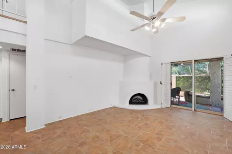 Living - 1915 E Linger Ln, Phoenix, AZ 85020 photo 1 of 2