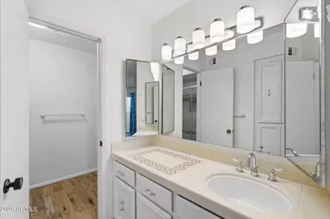 Bath - 1915 E Linger Ln, Phoenix, AZ 85020 photo 4 of 5