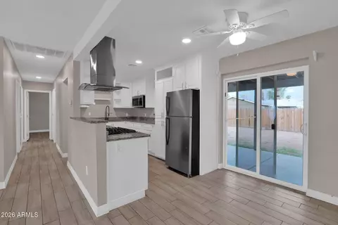 Entry Way - 2021 E 10th St, Tempe, AZ 85281 photo 1 of 1
