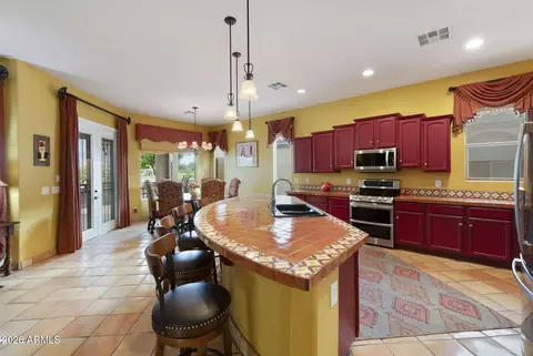 Kitchen - 4228 E Carob Dr, Gilbert, AZ 85298 photo 6 of 7