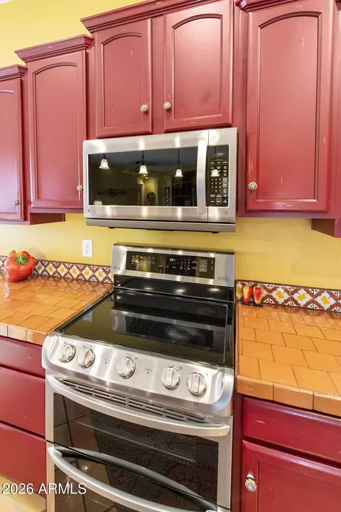 Kitchen - 4228 E Carob Dr, Gilbert, AZ 85298 photo 1 of 7