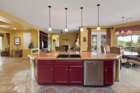 Kitchen - 4228 E Carob Dr, Gilbert, AZ 85298 photo 5 of 7