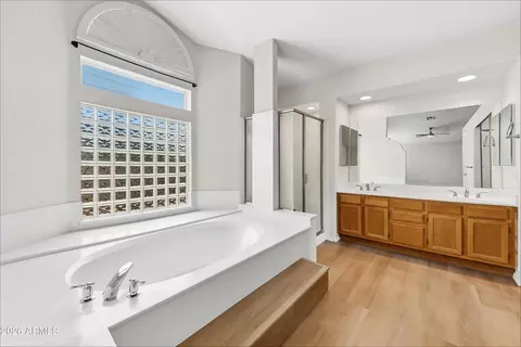 Bath - 714 E Mountain Sky Ave, Phoenix, AZ 85048 photo 1 of 7
