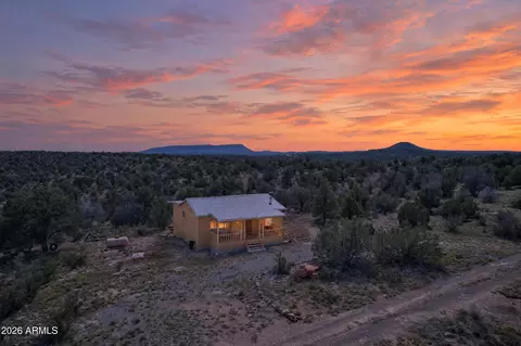 33265 W Mesa Rd, Seligman, AZ 86337