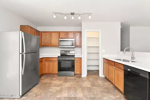 Kitchen - 11231 E Quarry Ave, Mesa, AZ 85212 photo 2 of 2