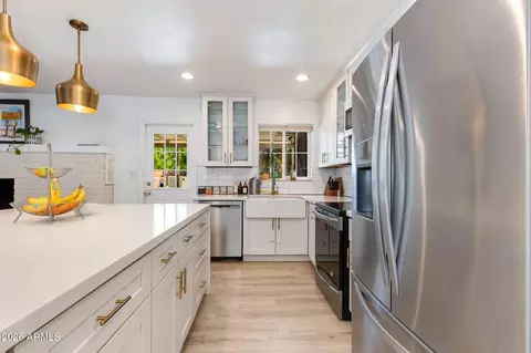Kitchen - 6137 N 16th Dr, Phoenix, AZ 85015 photo 3 of 5