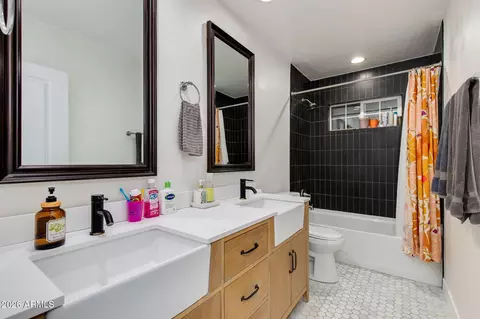 Bath - 6137 N 16th Dr, Phoenix, AZ 85015 photo 2 of 2