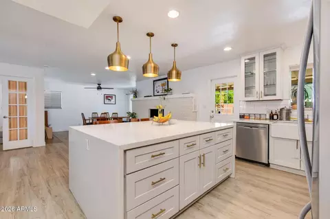 Kitchen - 6137 N 16th Dr, Phoenix, AZ 85015 photo 2 of 5