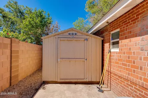 Exterior - 6137 N 16th Dr, Phoenix, AZ 85015 photo 9 of 10