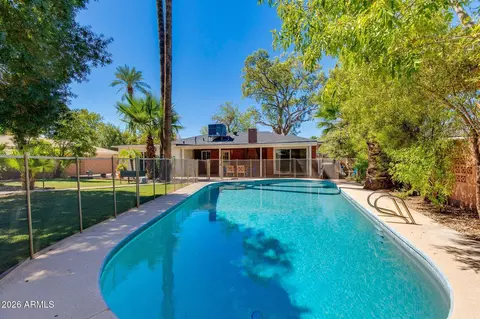 Exterior - 6137 N 16th Dr, Phoenix, AZ 85015 photo 4 of 10