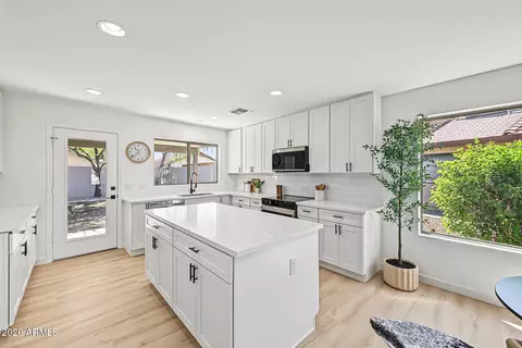 Kitchen - 833 E Pima Ave, Apache Junction, AZ 85119 photo 1 of 3