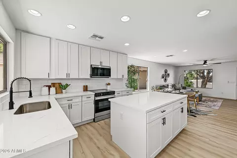 Kitchen - 833 E Pima Ave, Apache Junction, AZ 85119 photo 3 of 3