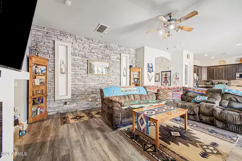 Living - 968 E Mary Ln, Gilbert, AZ 85295 photo 2 of 4