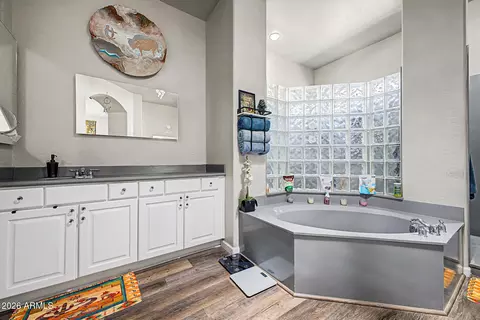 Bath - 968 E Mary Ln, Gilbert, AZ 85295 photo 1 of 4