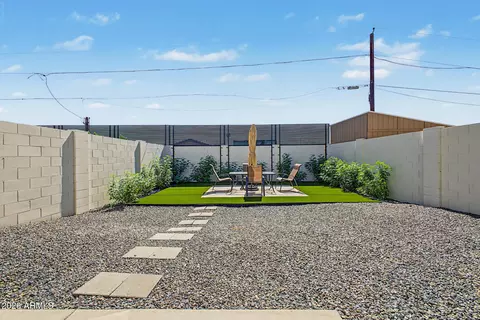 Exterior - 2041 E Michigan Ave #2, Phoenix, AZ 85022 photo 4 of 5