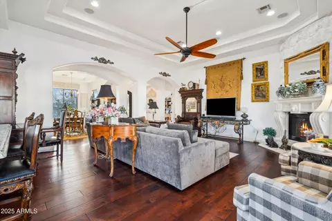 Living - 619 N Sun Rd, Apache Junction, AZ 85119 photo 2 of 5