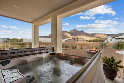 Exterior - 619 N Sun Rd, Apache Junction, AZ 85119 photo 9 of 15