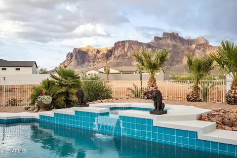 Exterior - 619 N Sun Rd, Apache Junction, AZ 85119 photo 2 of 15