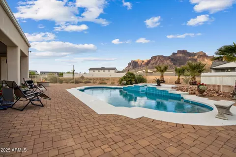 Exterior - 619 N Sun Rd, Apache Junction, AZ 85119 photo 7 of 15