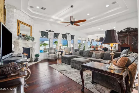Living - 619 N Sun Rd, Apache Junction, AZ 85119 photo 4 of 5