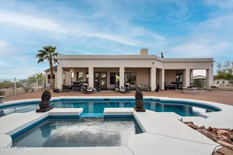Exterior - 619 N Sun Rd, Apache Junction, AZ 85119 photo 12 of 15
