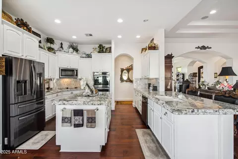 Kitchen - 619 N Sun Rd, Apache Junction, AZ 85119 photo 1 of 6
