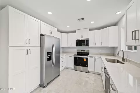 Kitchen - 1920 E 18th Ave, Apache Junction, AZ 85119 photo 3 of 5